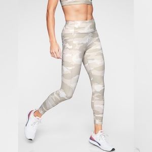 ATHLETA White Camo Contender 7/8 Tights Leggings Size M